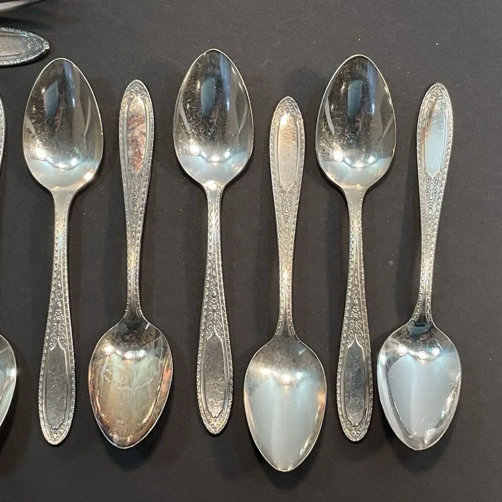 32 Pc Vtg Ramona-Lakewood-Brentwood Silverplate 1928 Oneida Flatware No Monogram